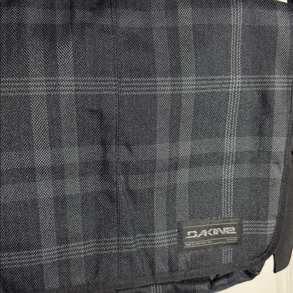 Dakine Messenger Bag crossbody laptop bag